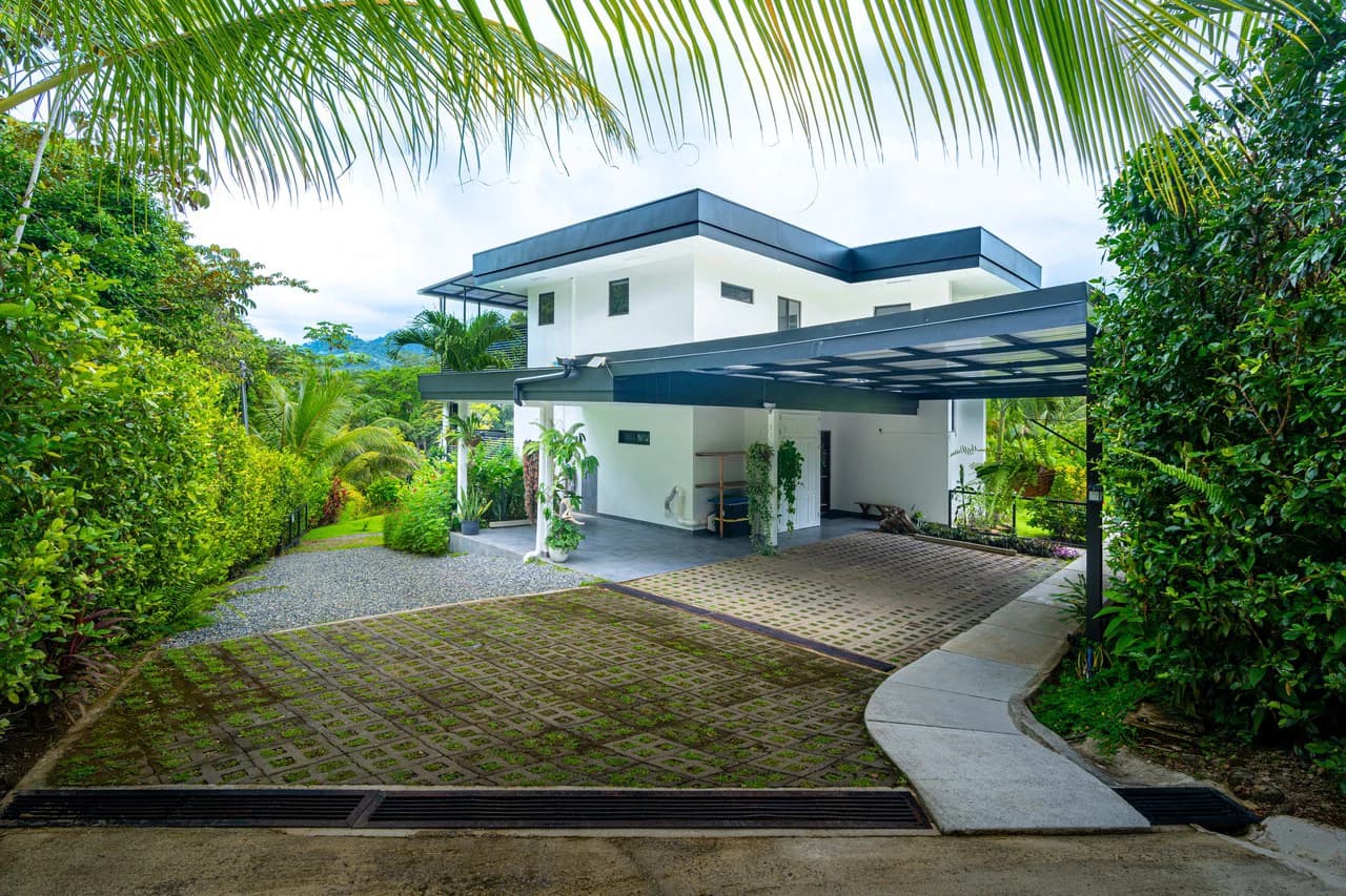 Outstanding Garden Treasure in Ojochal, Modern 4 bedroom on 1 acre - photo 10