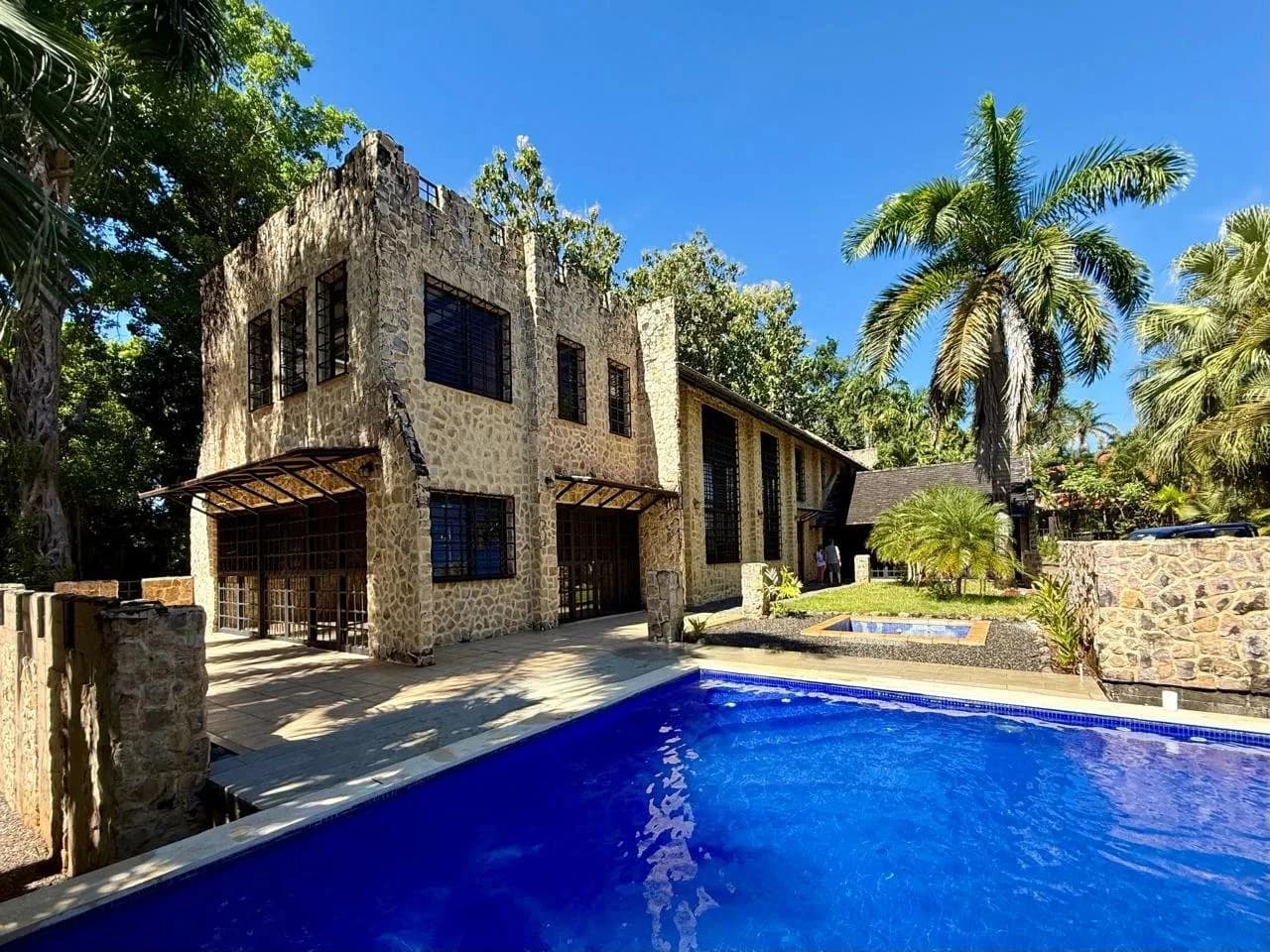 STONE CASTLE: $622,000 USD Your very own "Private Stone Castle" in Costa Rica's Blue Zone. - photo 36