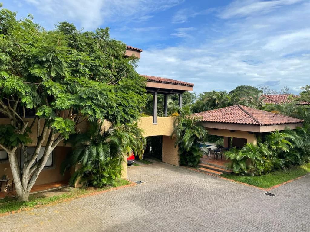 Sale of Apartment in Brasil de Mora San José Costa Rica - photo 2