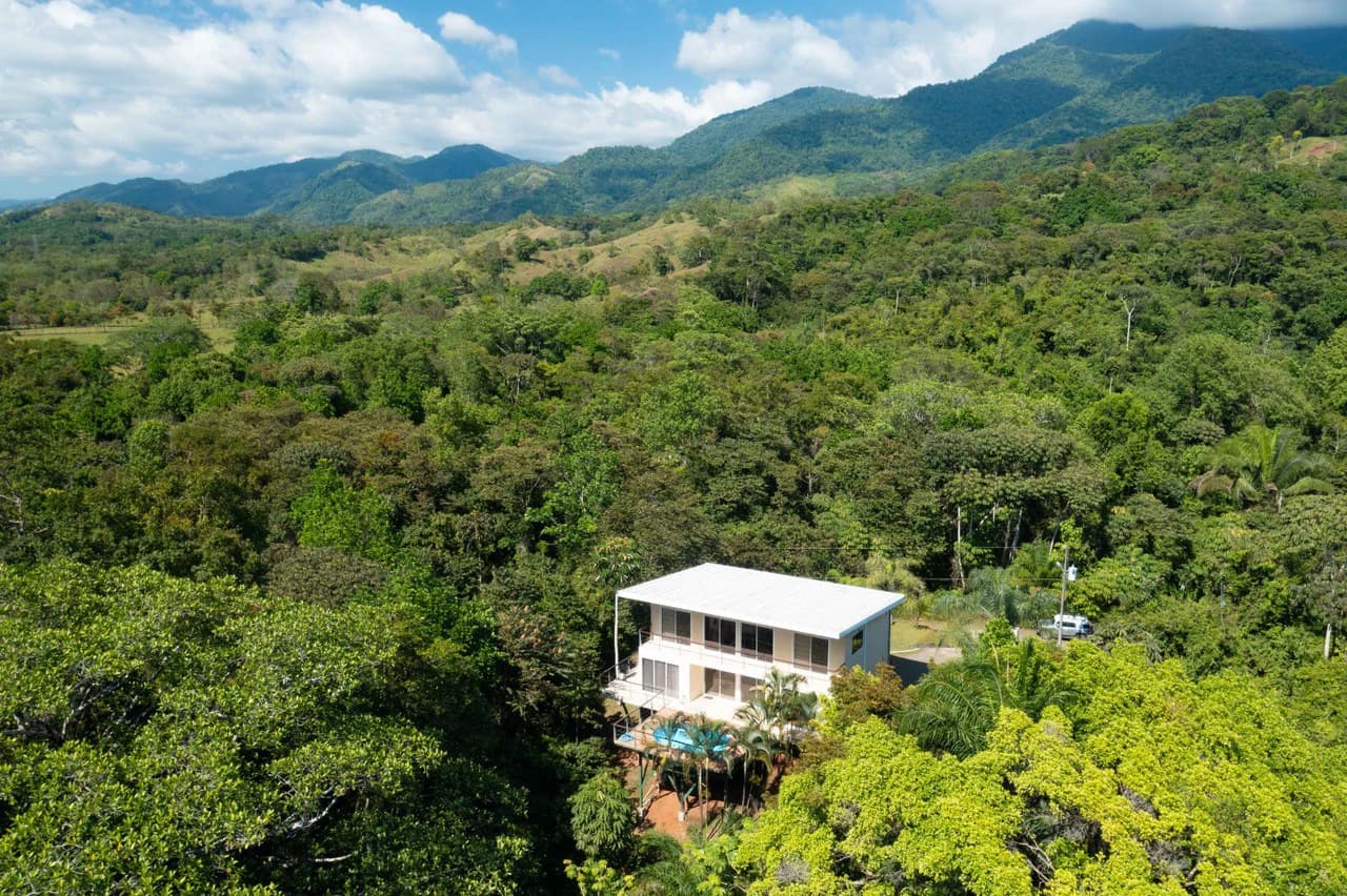 Casa Fox Las Palmas: Mountain House For Sale in Quepos - photo 31