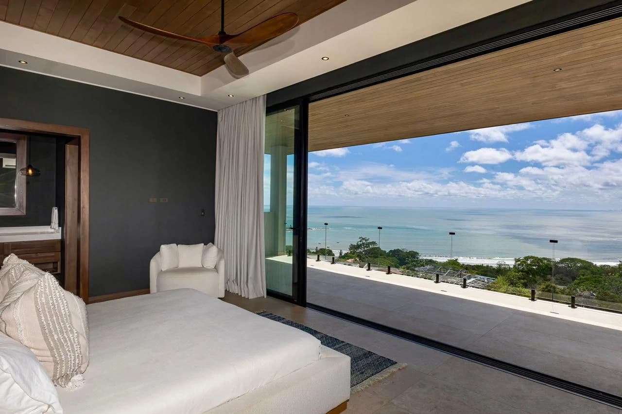 Luxurious 5 Bedroom Coastal Estate Dominical - photo 31