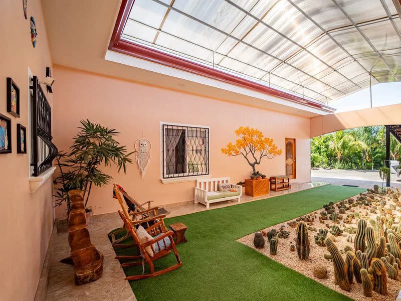 Casa Koi: Luxury 3-Hectare Hilltop Property with Stunning 360° Mountain Views, Main Home, Guest House & Workshop, Minutes from Samara - photo 8