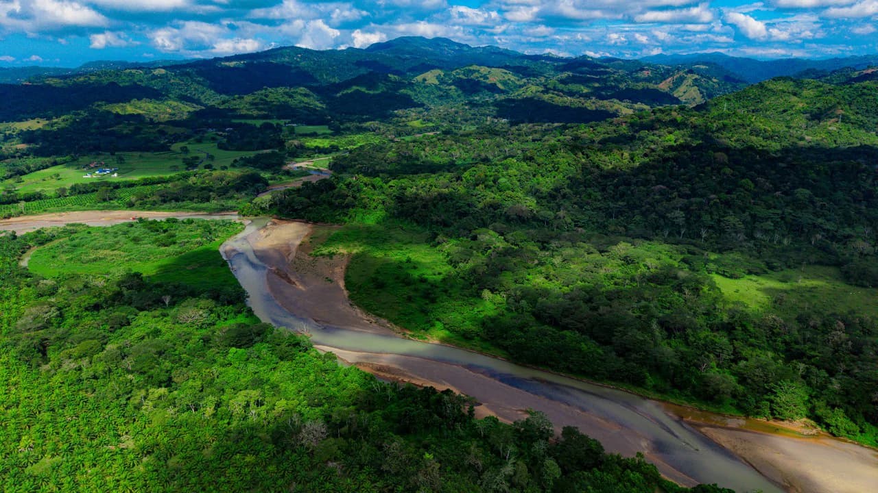 4,850 Acre Beachfront Legacy Ranch Esterillos Central Pacific Coast - photo 5