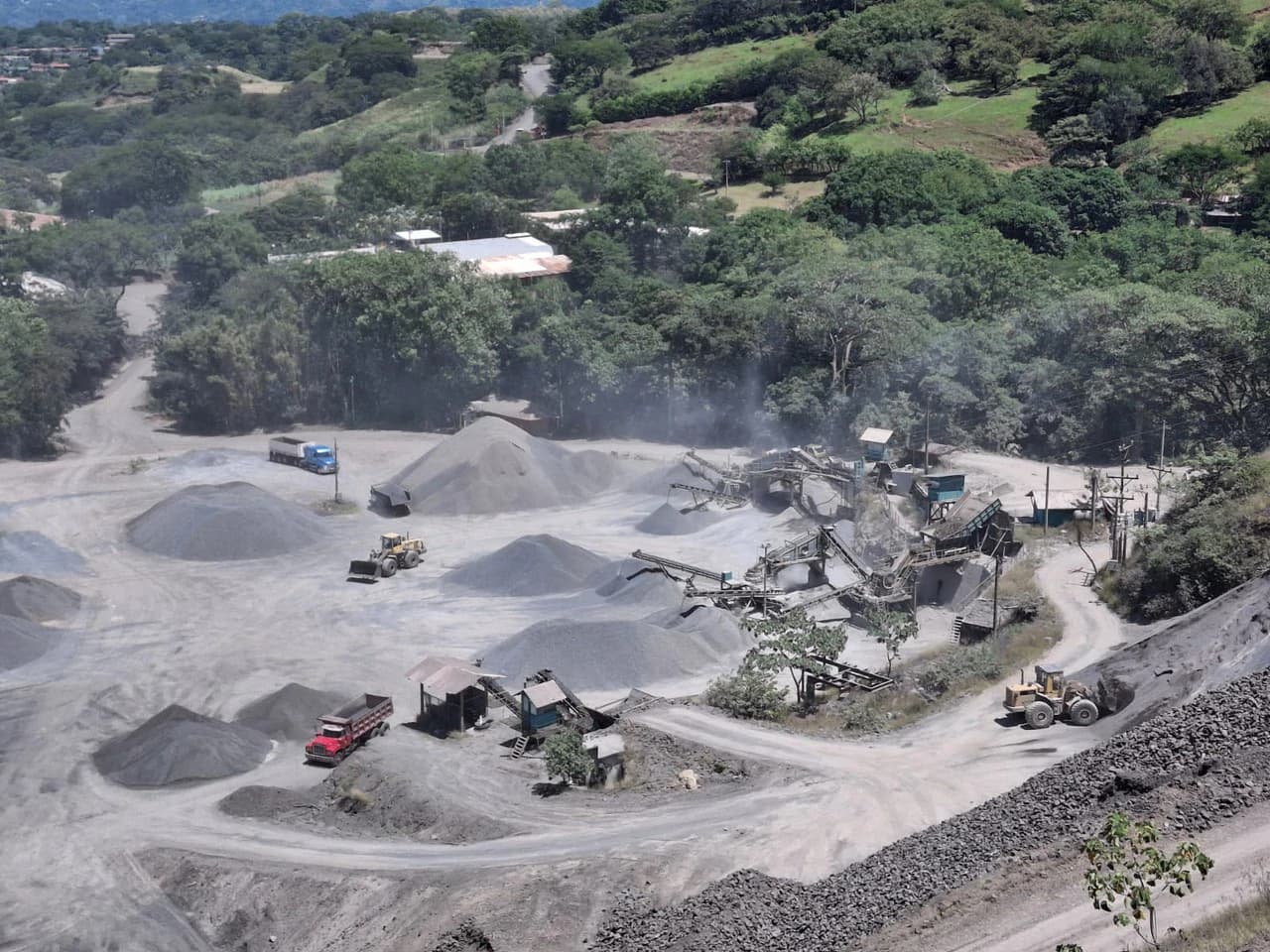 Large-Scale Investment: 108 ha. Industrial Rock Quarry & Diversified Investment Property - photo 6