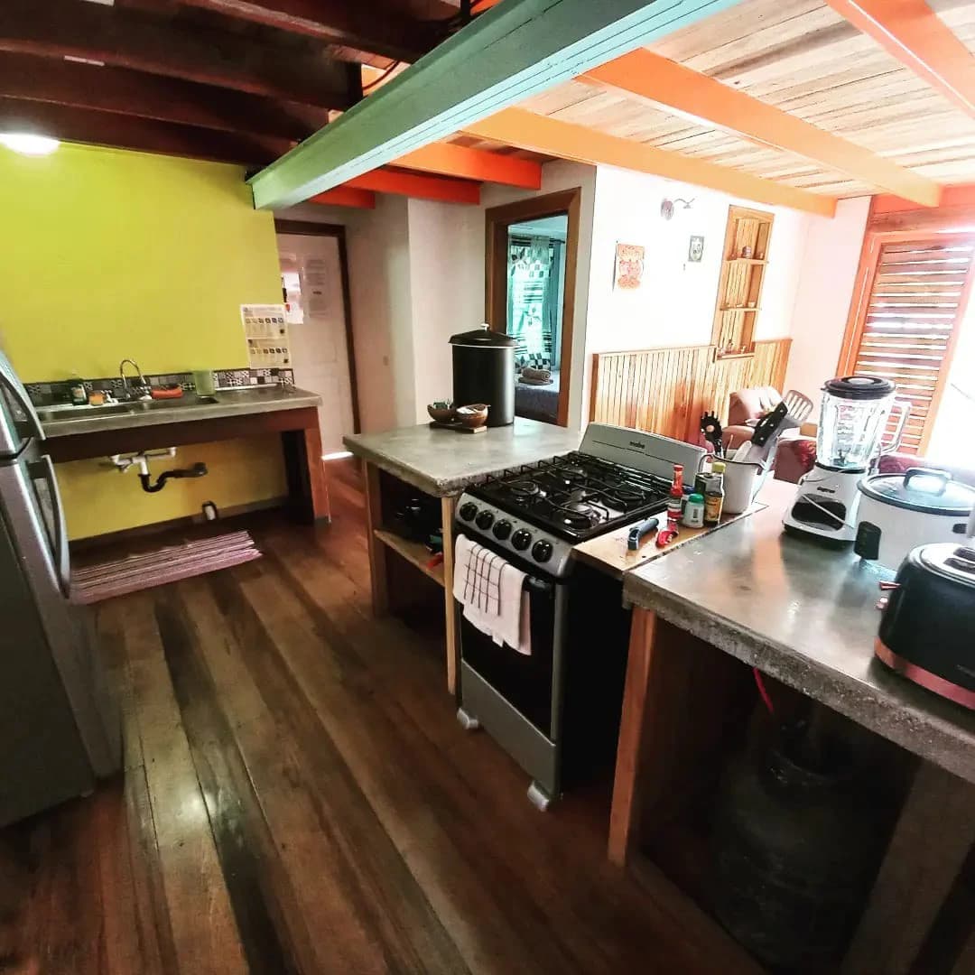 6 Bd/4 Ba: Income Producing 3 Unit Apartment In Downtown Puerto Viejo - photo 10
