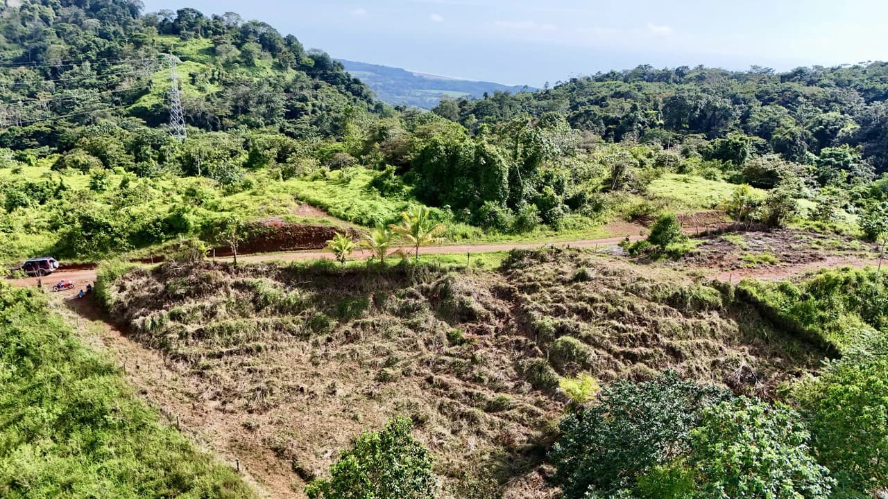 Off-Grid Ocean View Lot | 1.7 Acres in Las Nubes Matapalo Hills - photo 9