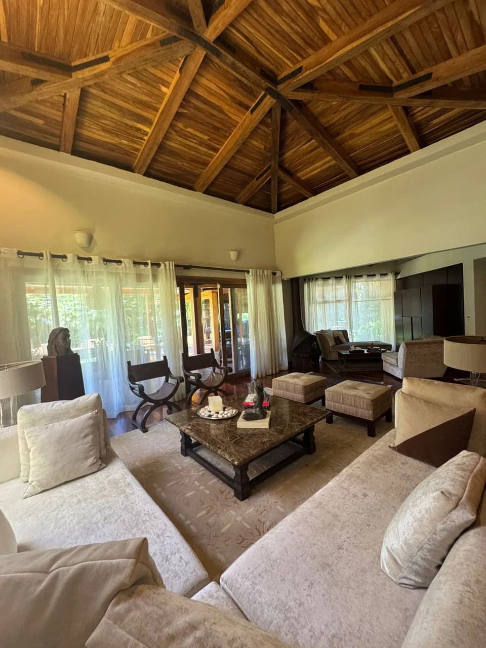 Zurcher Masterpiece Heredia: Splendid one story home - photo 5