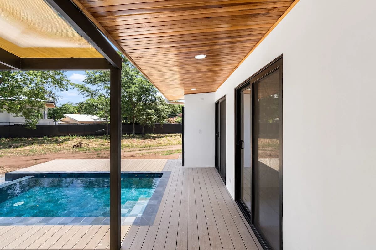 Casa Solana: Brand-New Modern Home in Palm Beach Estates, 2-Minute Walk to the Beach! - photo 23