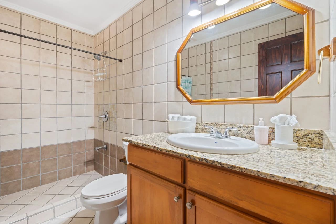 Surfside Tower 105: Bright Ground-Floor Condo – Just Steps to the Beach - photo 12