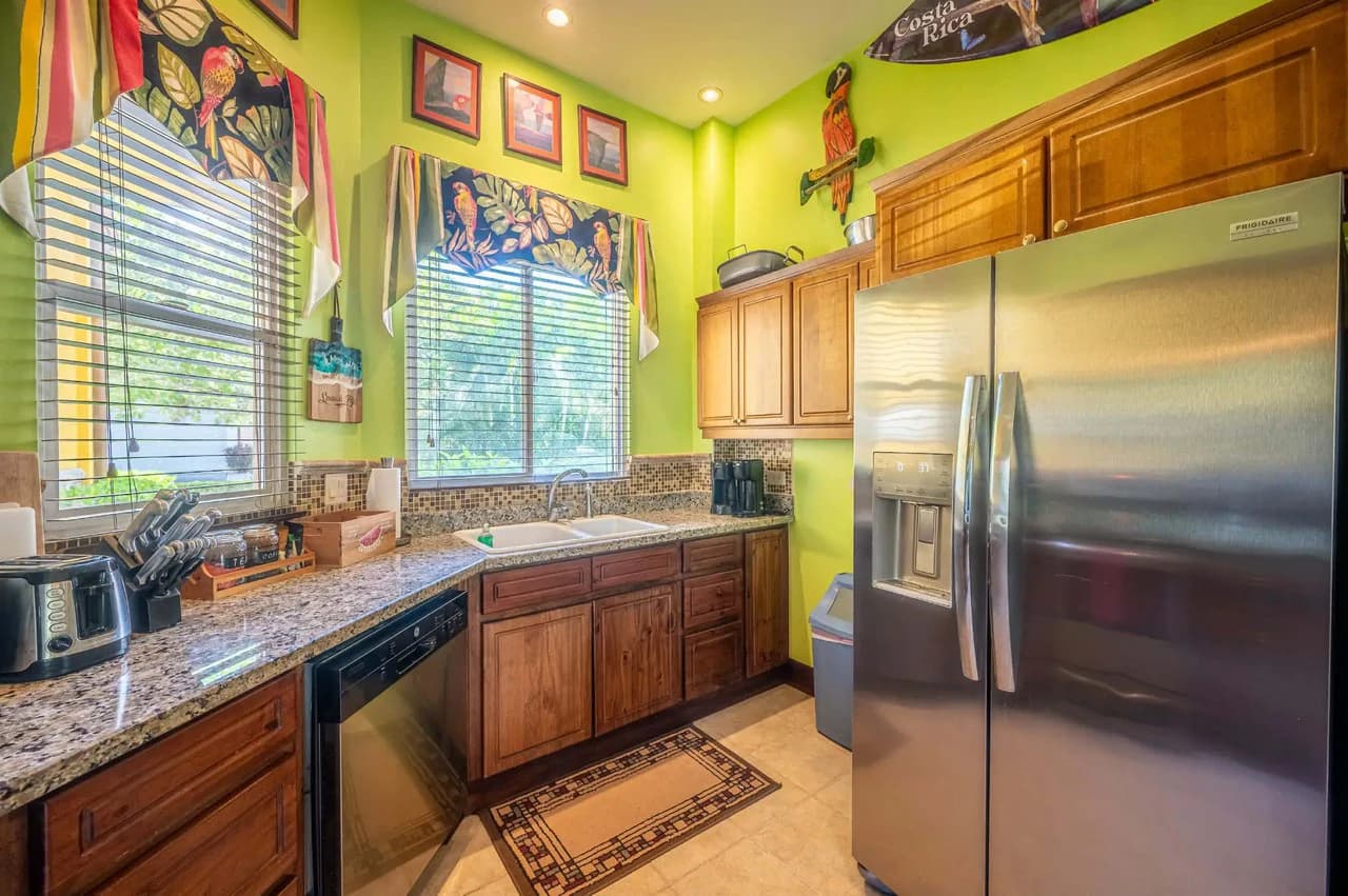 Peaceful and Secure 3BR Condo with Private Pool in Las Lomas - photo 18