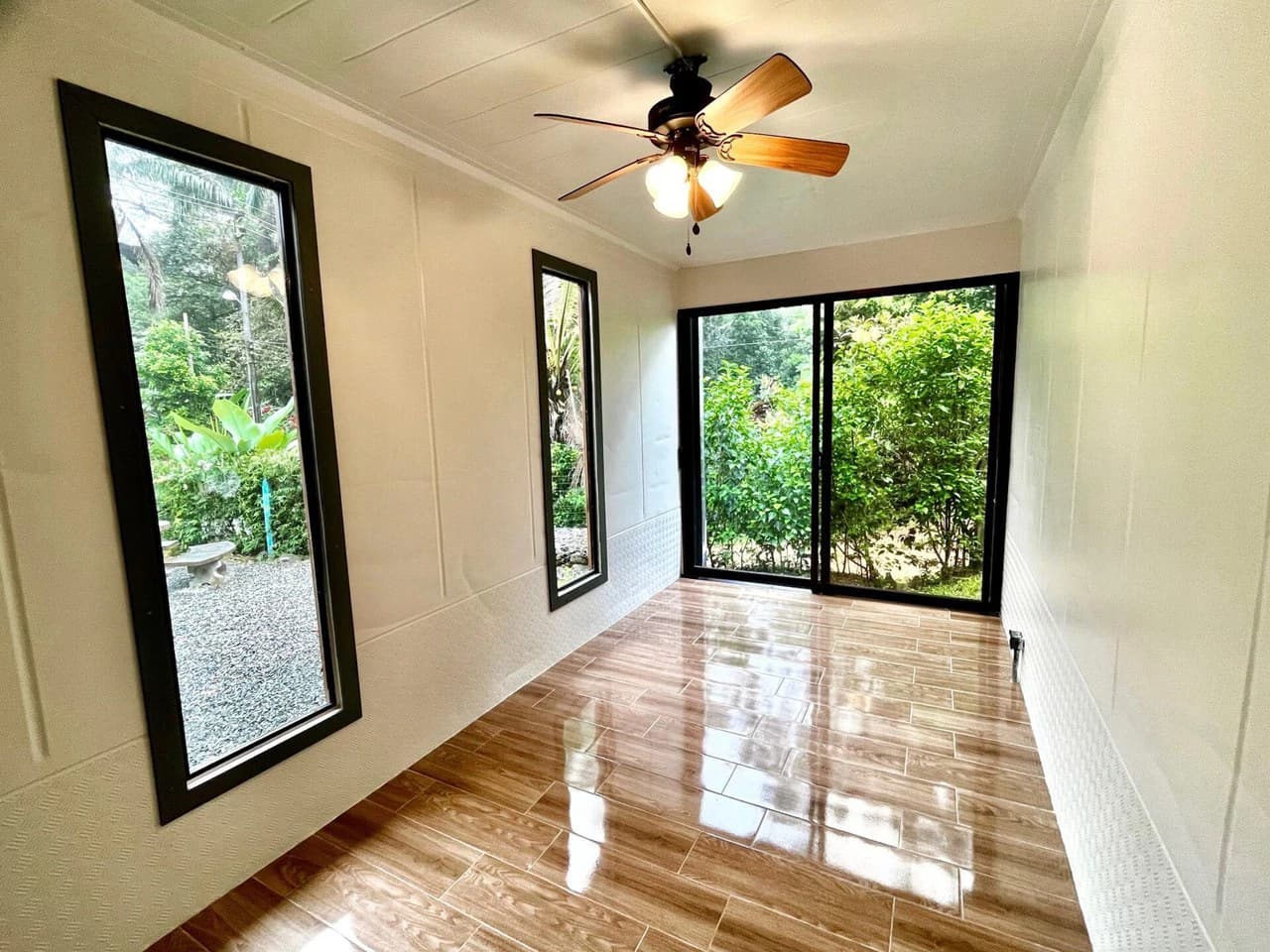 0.19 ACRES – 3 Bedroom Container Homes With Additional Building Lot,15min to Dominical and Beaches!! - photo 5