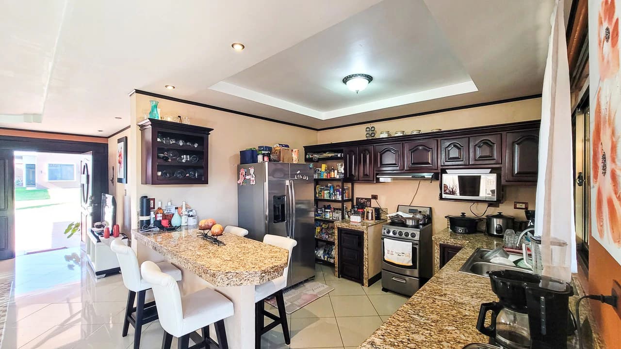 Exclusive property in condominium 5 minutes from the Center of Grecia - photo 6