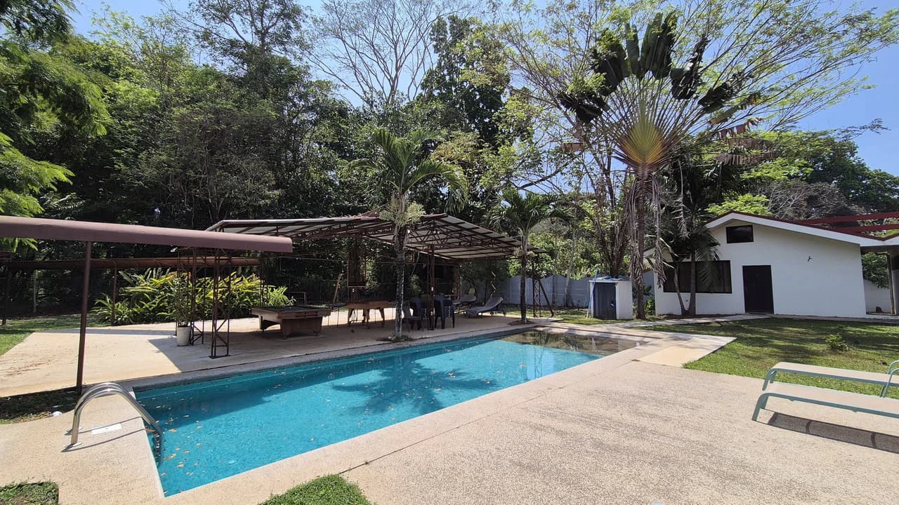 Income Generating Property. Costa Rica. Near the beach: Income-Generating Oasis in Villa Verde, Garabito – Just Minutes from Puntaleona - photo 3