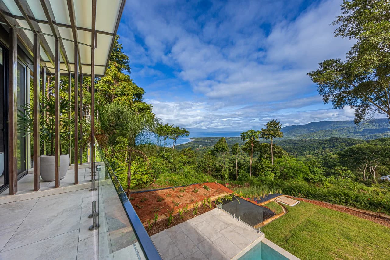 A True Estate Beyond Compare, Ocean Views For Miles: Mountain House For Sale in Uvita - photo 58