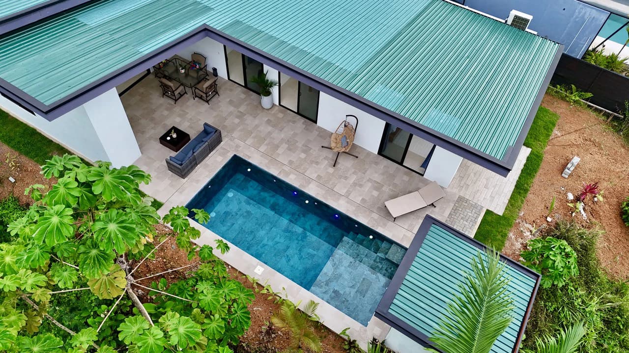Casa Jardines: Brand new house with pool