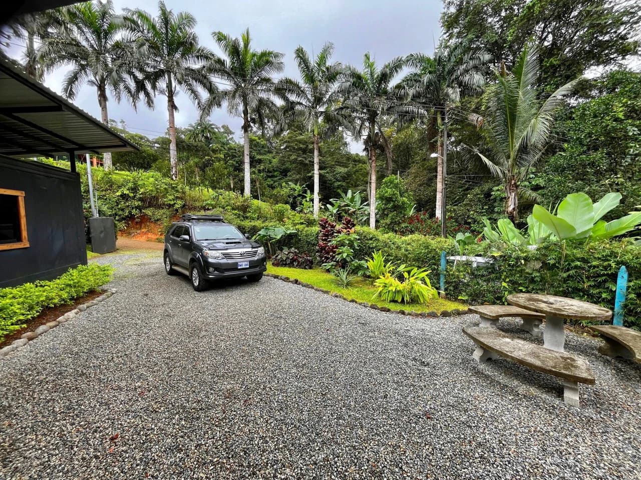 0.19 ACRES – 3 Bedroom Container Homes With Additional Building Lot,15min to Dominical and Beaches!! - photo 4