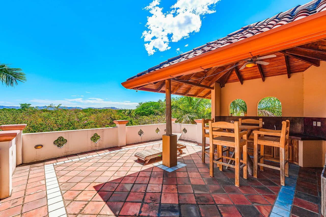 Casa Palacio: Elegant and Palatial 3BR in Gated Community - photo 26