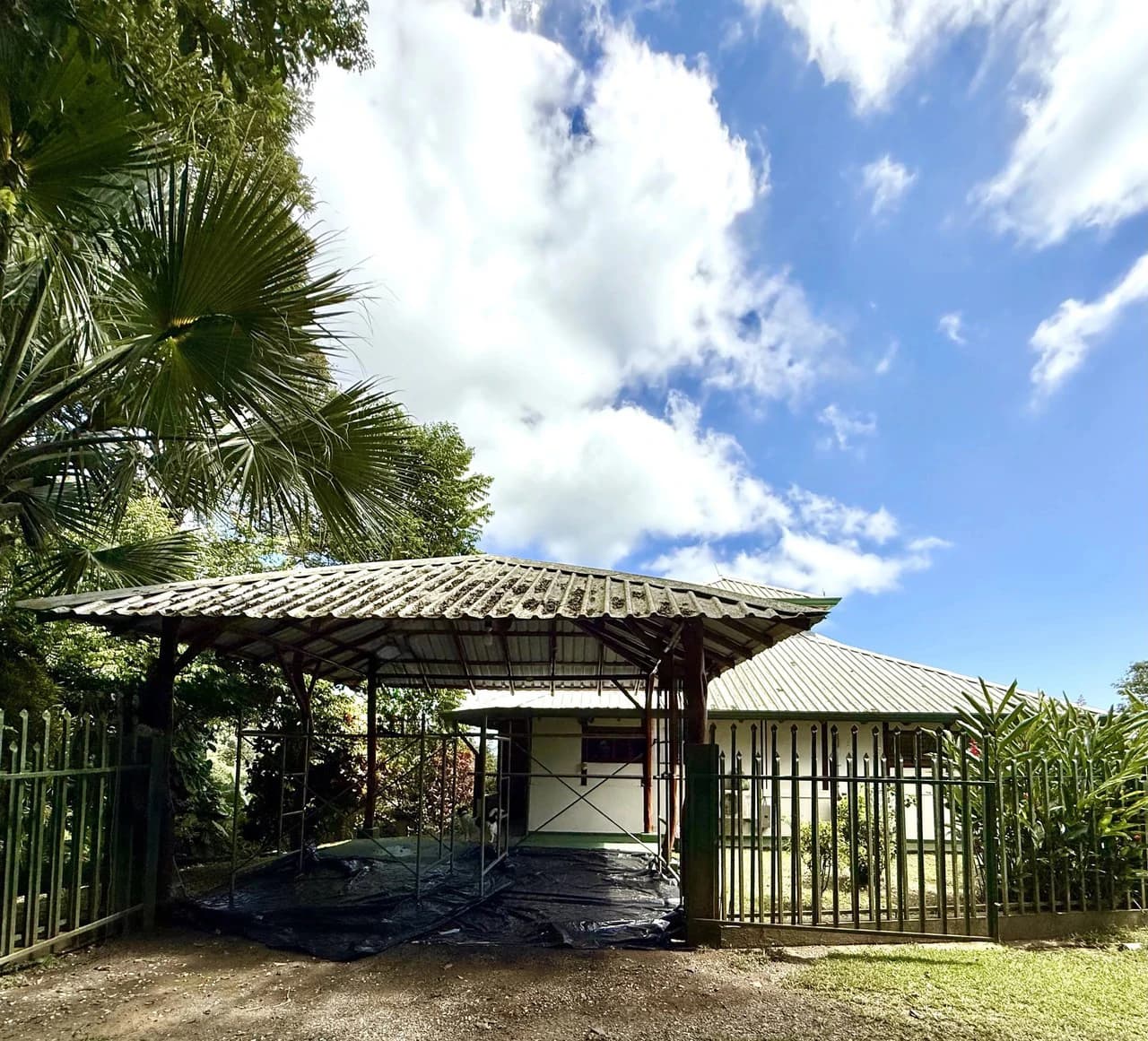 CASA DE LAPAS - OCEAN VIEW: Could you live at the Top of a Mountain in Costa Rica? Because.... now you can! Billion dollar views and LARGE ACREAGE for only $1 Million USD. - photo 49