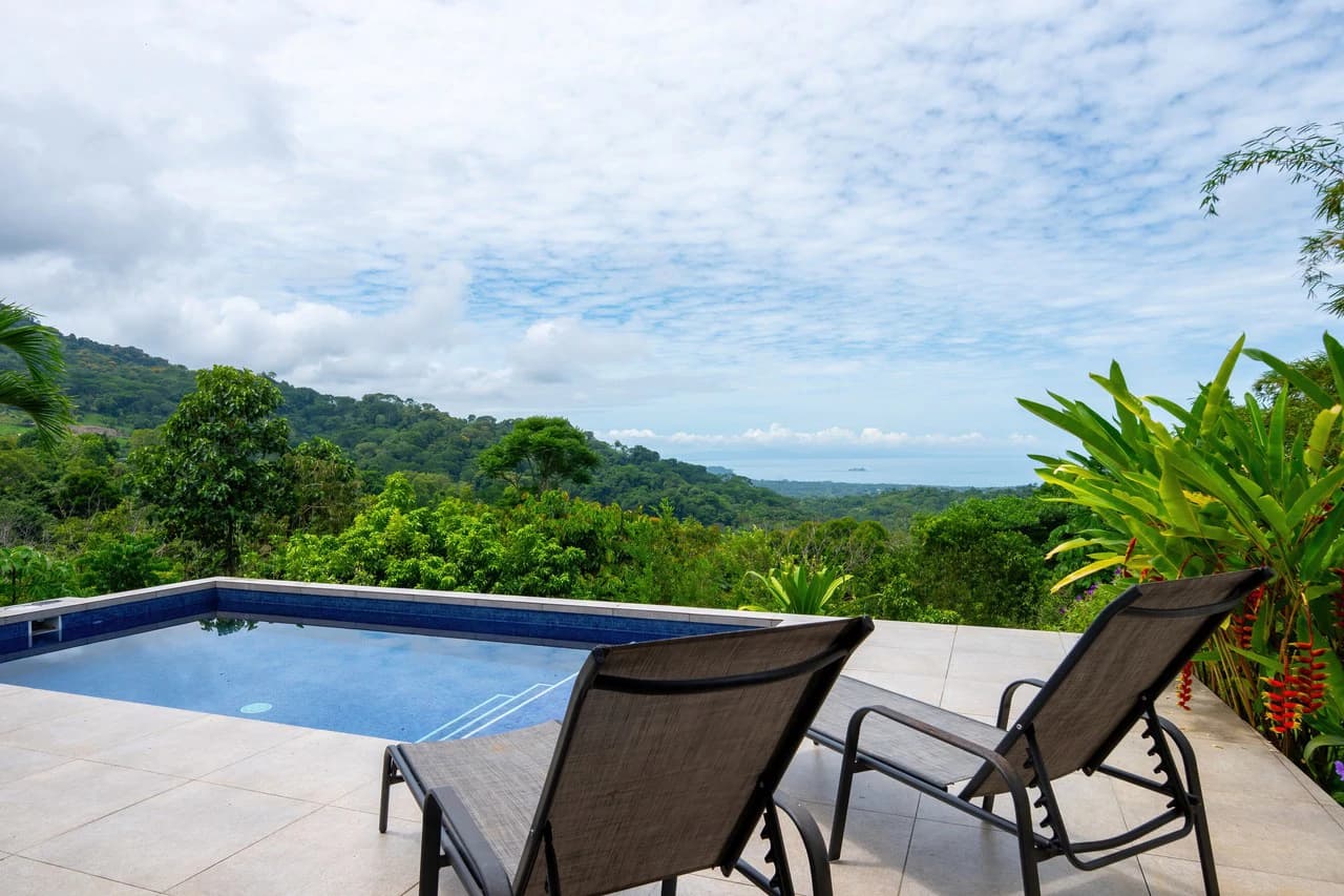 6.45 ACRES – 3 Bedroom Luxury Ocean View Home Surrounded By Vibrant Rainforest And Wildlife!!! - photo 26