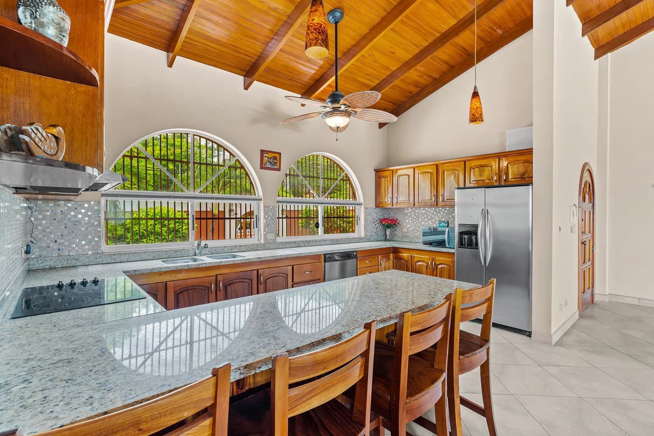 Casa Sunny: Ocean View Investment Opportunity in Tamarindo - photo 17