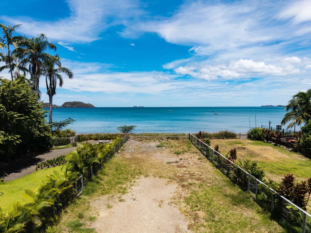Titled Beachfront Lot: Expansive Pacific Views in Playa Potrero, Guanacaste, Costa Rica - photo 8