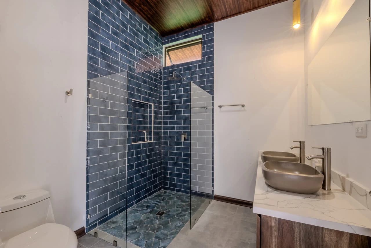 Brand New 3 Br, 2.5 Ba | Swimming Pool, High Ceilings - photo 25
