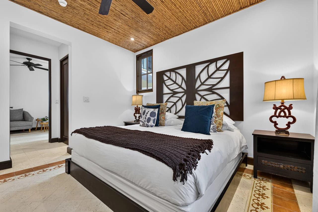 16 Avenida La Antigua: Renovated Turn- Key Living in the Heart of Las Catalinas - photo 11