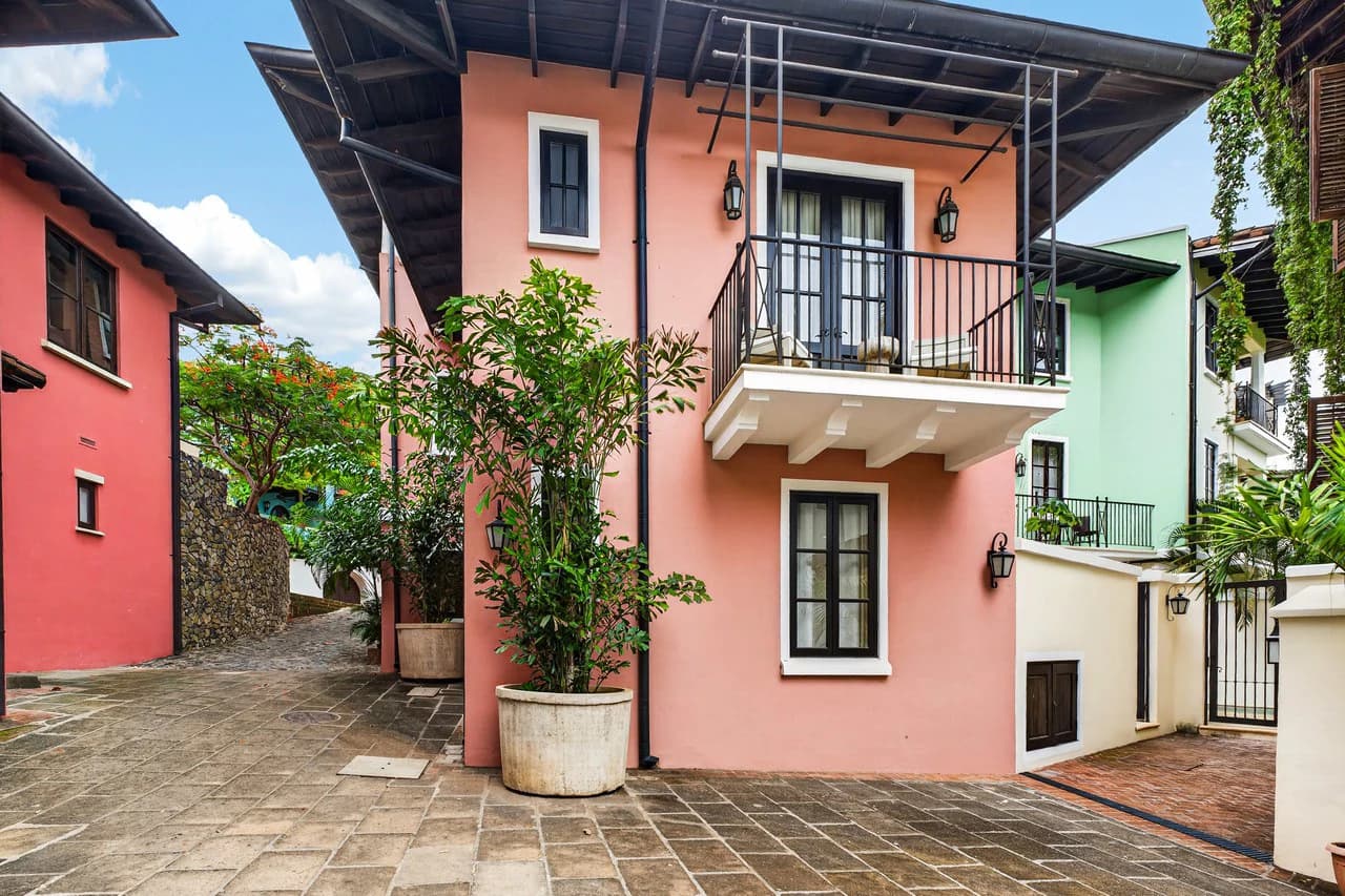 16 Avenida La Antigua: Renovated Turn- Key Living in the Heart of Las Catalinas - photo 28