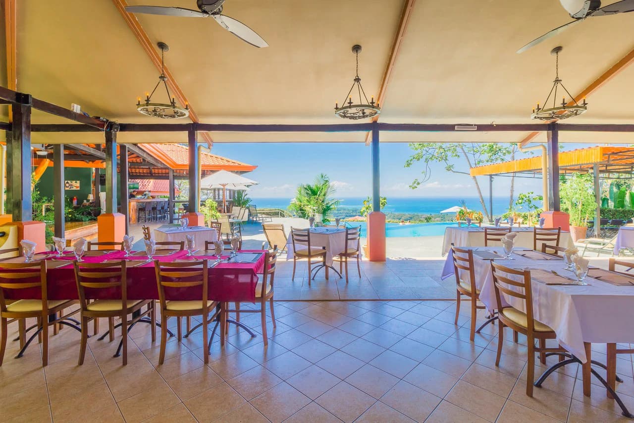Popular 20-room Boutique hotel /retreat. Stunning ocean views - photo 7