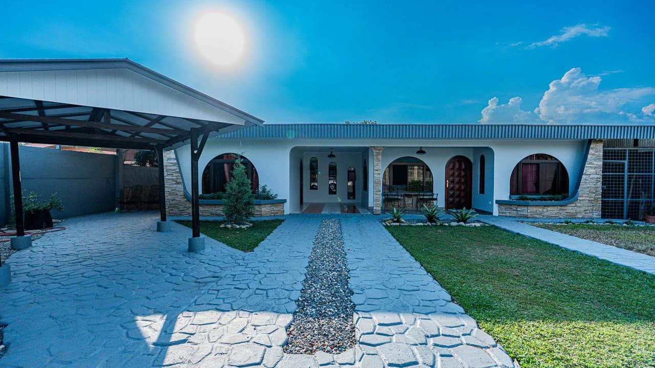 Completely Renovated 5 Bedroom Home in the Heart of San Isidro - photo 58