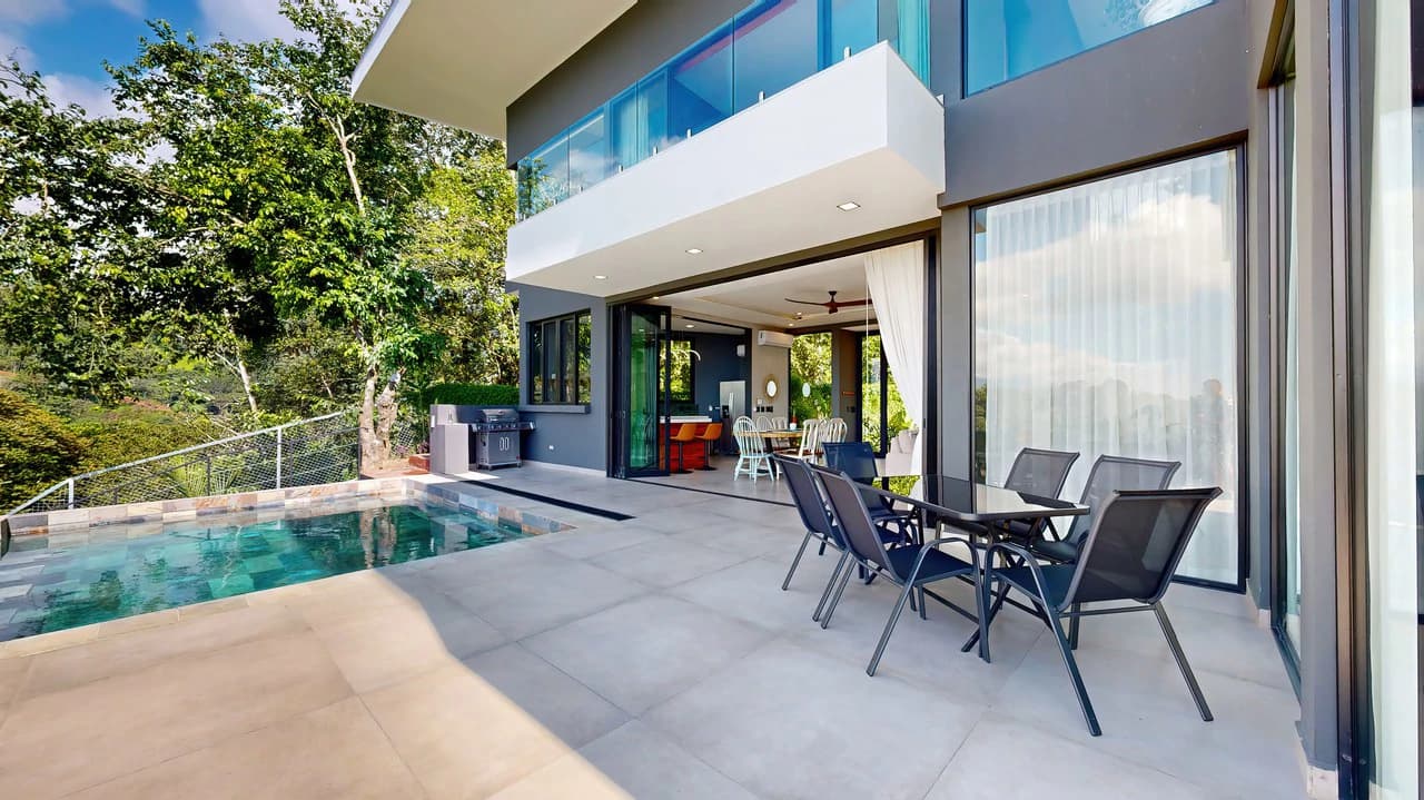 LUXURY PROPERTY WITH STUNNING OCEAN VIEWS IN UVITA, COSTA RICA. A GREAT INVESTMENT!: Mountain House For Sale in Uvita - photo 17