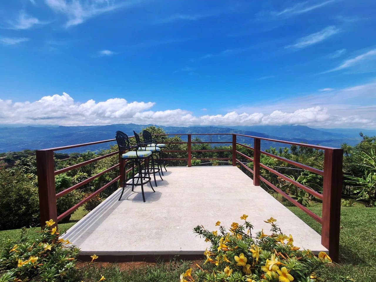 Casa Pristine Elegance: A Rare Costa Rican Estate with Unobstructed City-to-Ocean Views! - photo 8