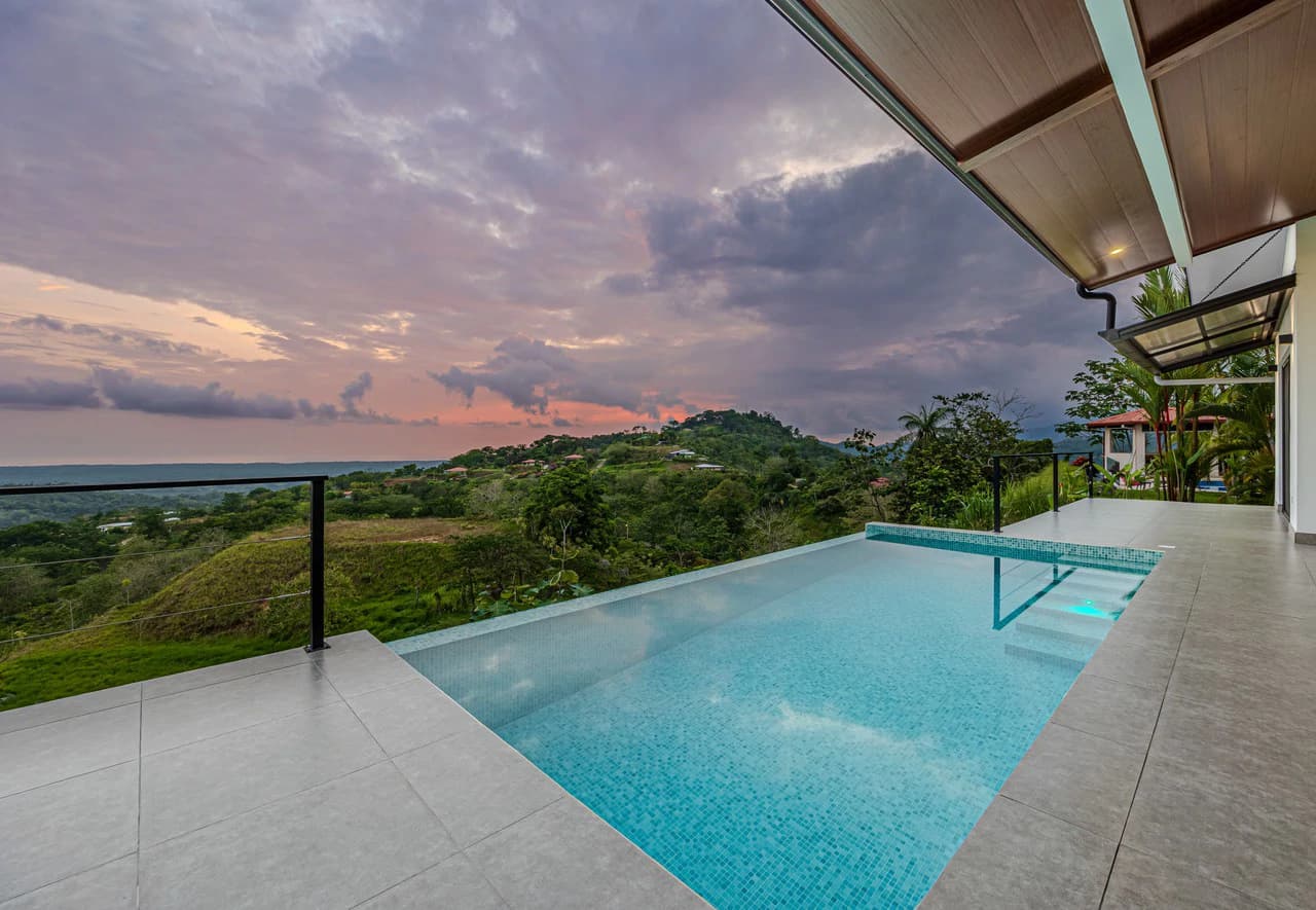 CHONTALES NEW VILLA WITH PANORAMIC OCEAN AND MOUNTAINS VIEWS: Mountain Villa For Sale in Ojochal - photo 52