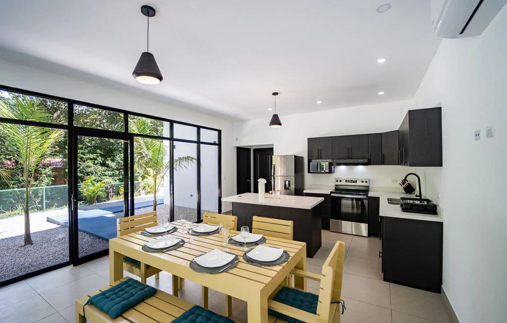 Casa Quetzal del Bosque: Turnkey Tropical Living with Income Potential – Just 5 Minutes from Carrillo Beach - photo 5