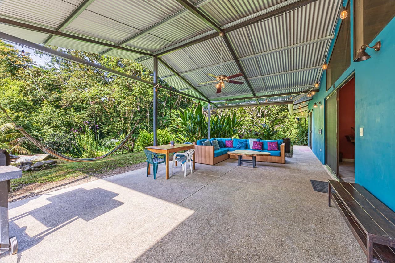 Tropical Hideaway – 7 Acres of Secluded Riverfront with a 3-Bedroom Home: Mountain House For Sale in Bahía Ballena - photo 4