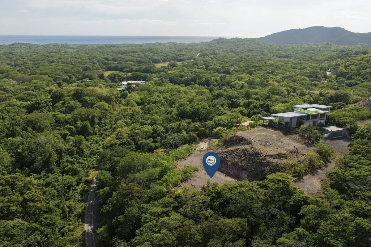 2,045m2 Ocean View Mixed-Use Lot In Playa Grande - photo 1