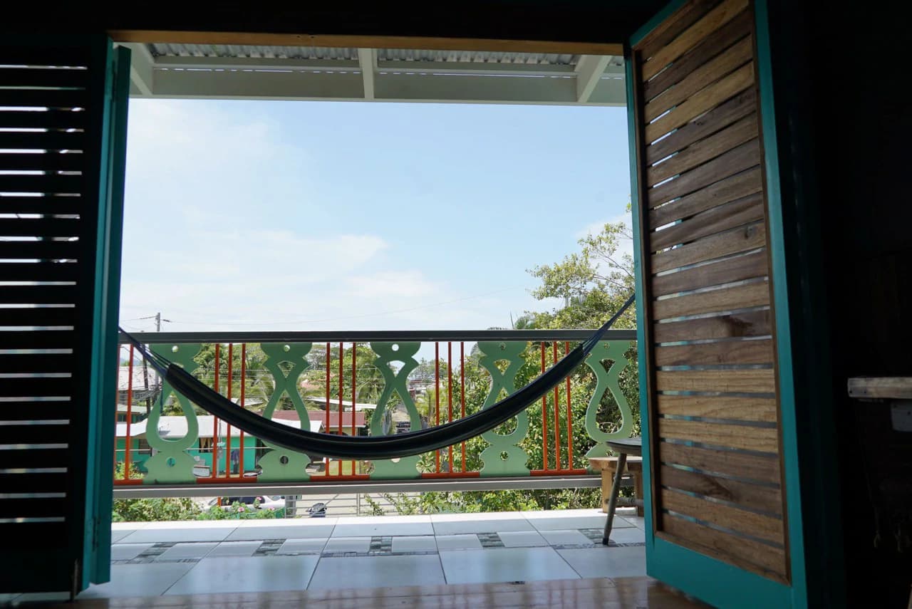 6 Bd/4 Ba: Income Producing 3 Unit Apartment In Downtown Puerto Viejo - photo 2