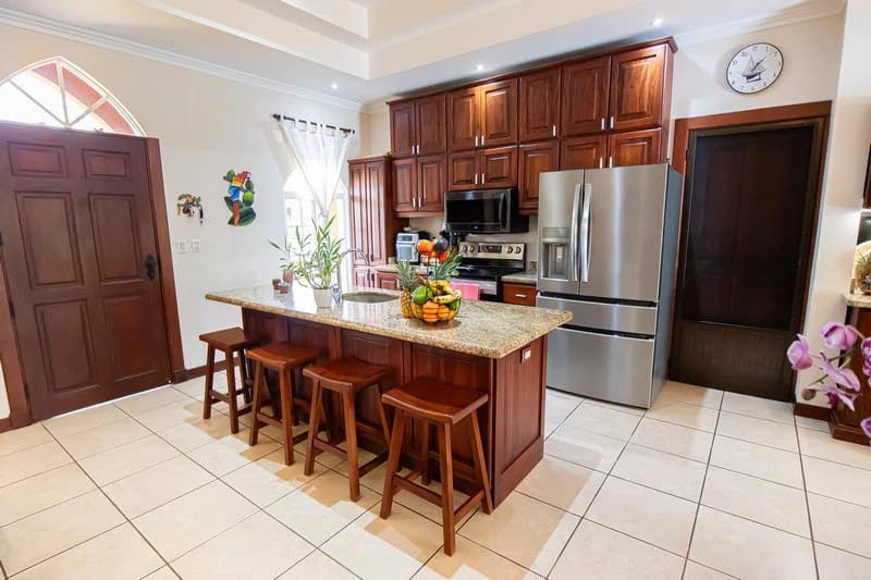 Amazing Casa Tiburon: Large Yard Walking Distance from the Beach! - photo 13