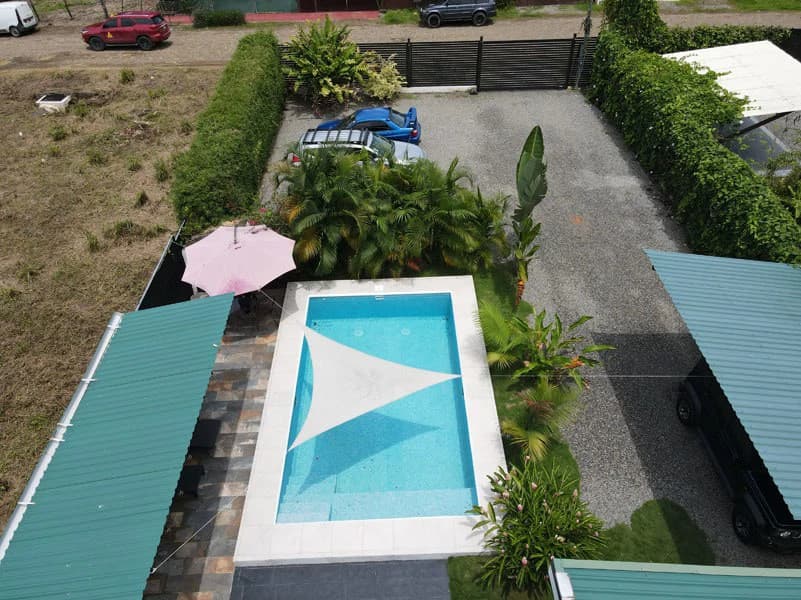 Butterfly Wings House 3 Bed 2 Bath Walking Distance To Town - photo 47