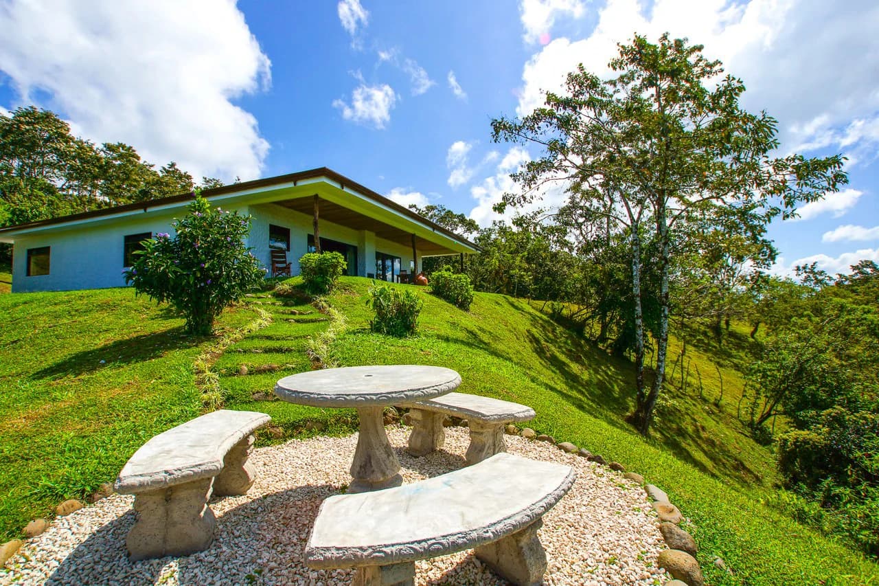 Luxury Vacation Rental Villas for Sale with Amazing Views of Lake Arenal - photo 7
