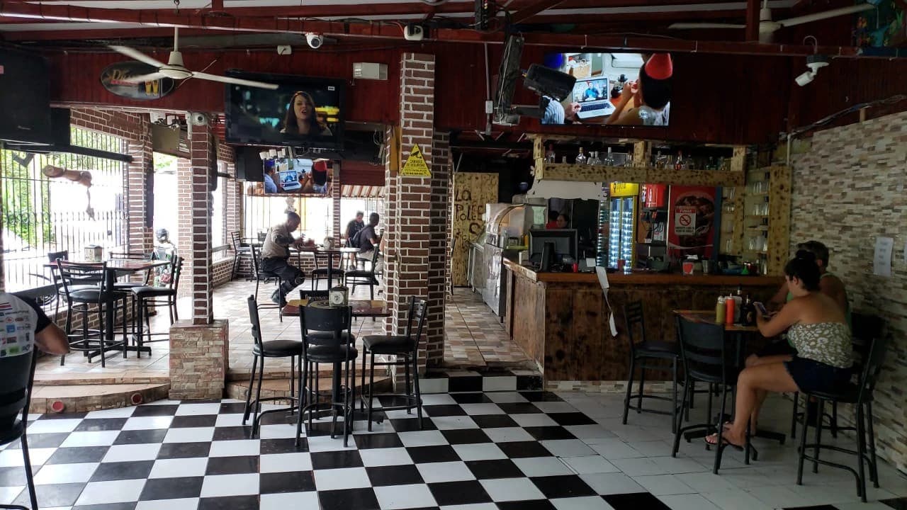 Near the Coast Bar/Nightclub For Sale in Bratsi - photo 4