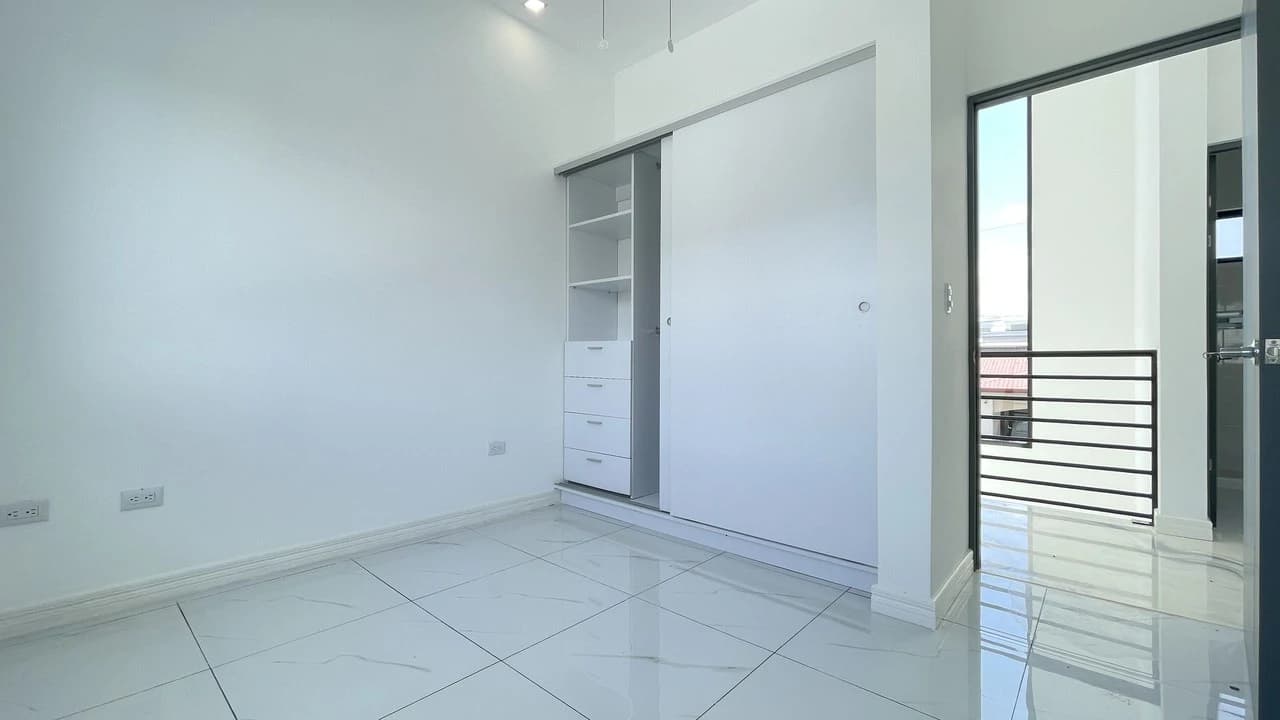 Brand-New Home for Sale in Condominio Montezuma, Grecia – 3 Bedrooms, Home Office & Private Garden - photo 13