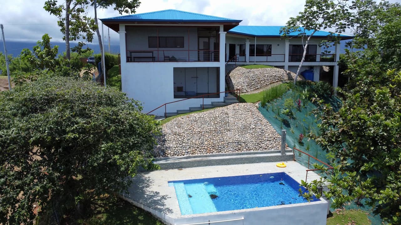 1.97 ACRES – 3 Bedroom Home With Pool, 360 Degree Mountain And Ocean View!!!!: Near the Coast and Mountain House For Sale in Platanillo de Dominical - photo 8