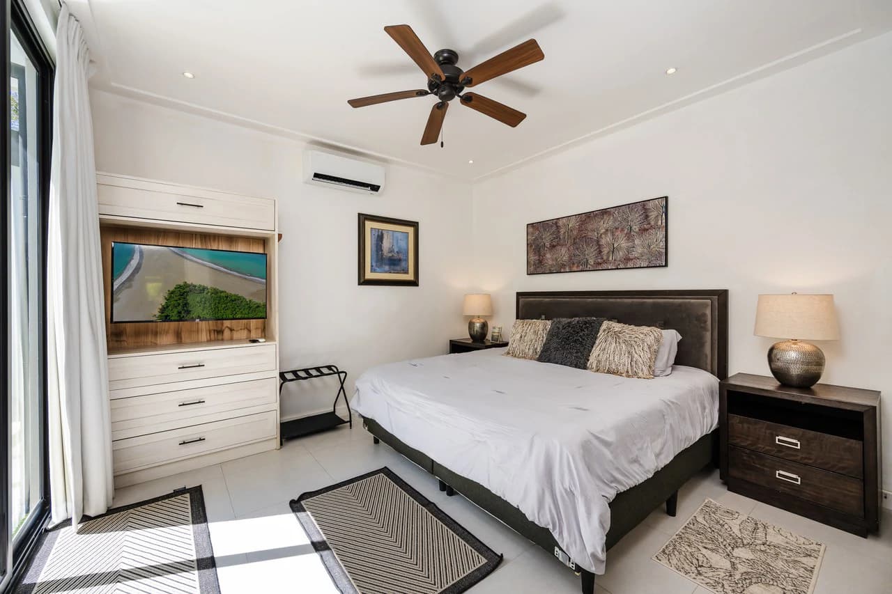 Casa Rio: Modern 5-Bedroom Home with Pool & Casita in Surfside Potrero - photo 17