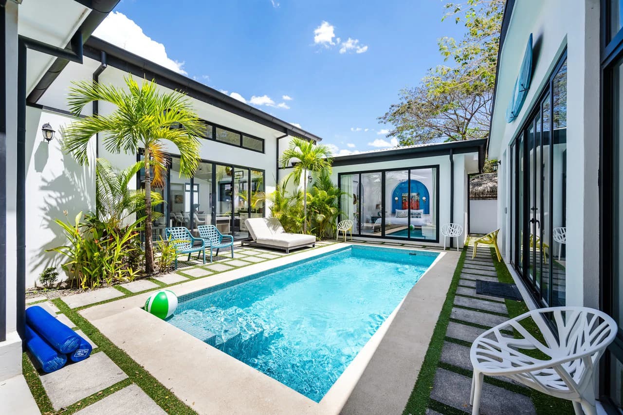Casa Rio: Modern 5-Bedroom Home with Pool & Casita in Surfside Potrero
