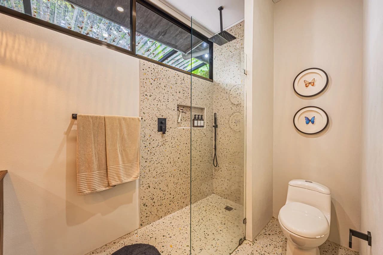 5 Out Of 5 Star Hotel for sale! - photo 45