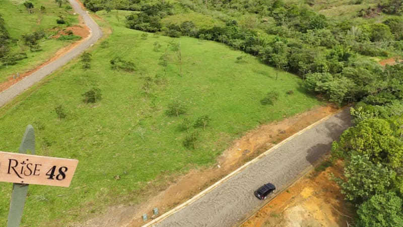 lote 48 RISE: BEAUTIFUL LOT FOR SALE IN THE HEART OF RISE COSTA RICA WITH CREEK (63,475 SQFT) - photo 5