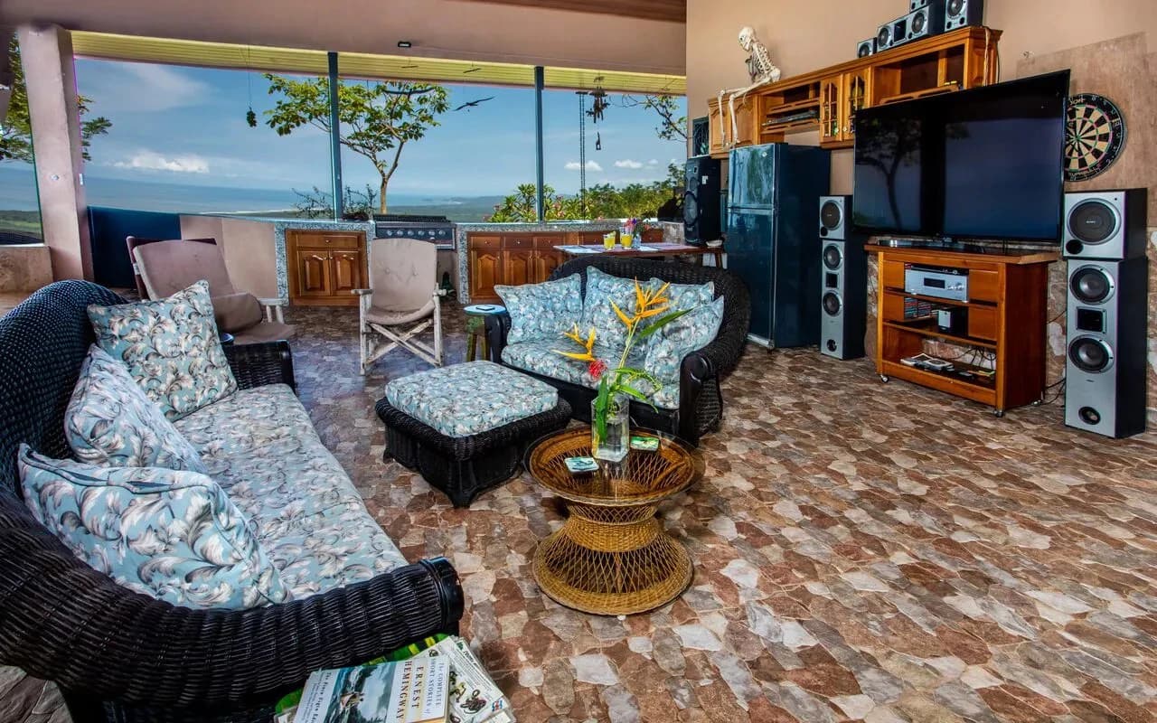 209 ACRES – 3 Bedroom 180 Degree Ocean View Home, Pool, And At Least 4 More Ocean View Building Sites!!!! - photo 21