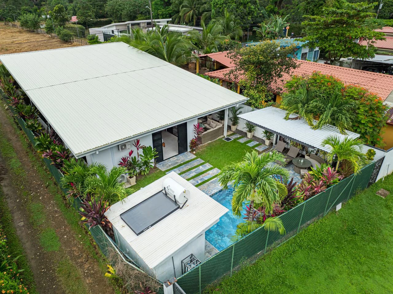 Elegant Tropical Home | 5 Minutes from Marino National Park: Near the Coast House For Sale in Bahía Ballena - photo 88