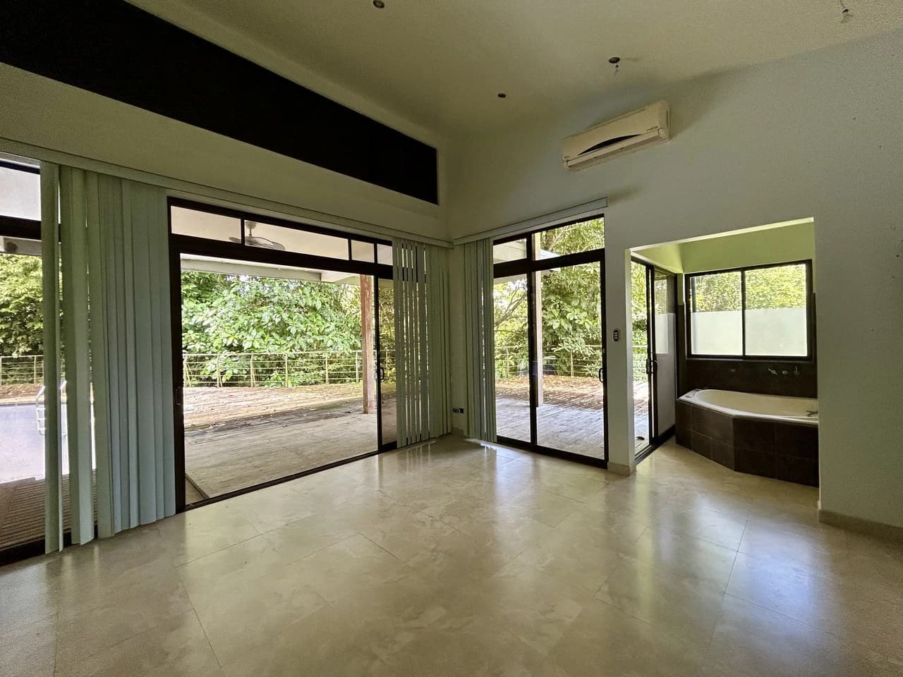 Fixer-Upper Home with an studio Office in Palmar Norte on a 7.58 Acres Property - photo 47
